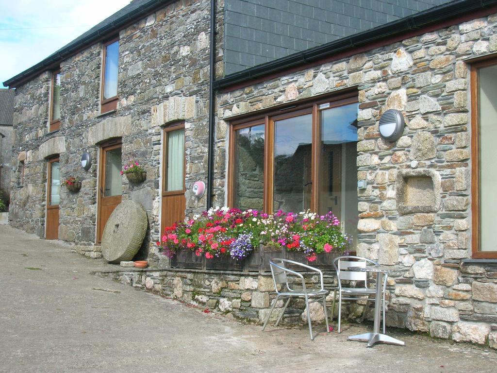 Bed and Breakfast Polhilsa Farm Callington Экстерьер фото