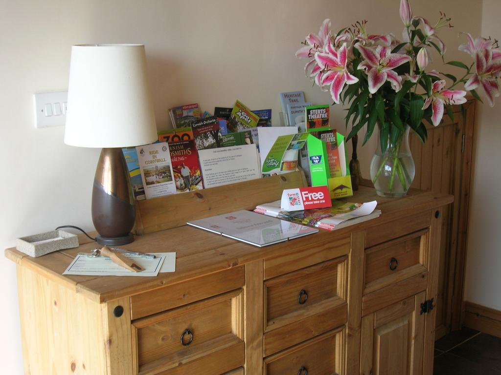 Bed and Breakfast Polhilsa Farm Callington Экстерьер фото